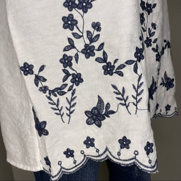 E&M Blue and White Off Shoulder Blouse Embroidered Detail on Bottom Hem Medium - Picture 4 of 10
